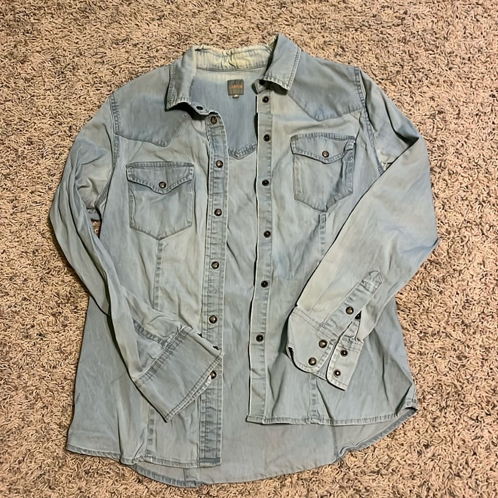 Jag women’s Jean pearl snap shirt, size medium